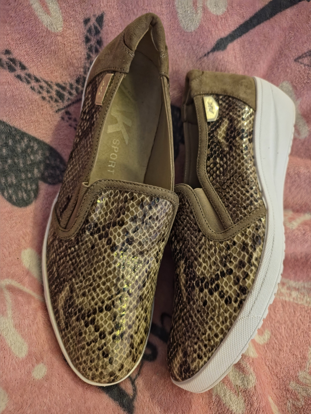 Stylish Brown Snake Print Slip-On Shoes Size 10 ANNE KLEIN SPORT